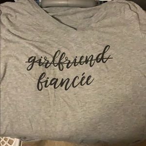 V-neck fiancé shirt